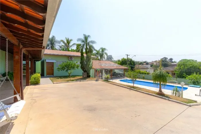 Chácara à venda com 4 quartos, sendo 3 suítes, em Vista Alegre, Vinhedo - SP