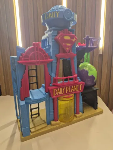 Playset Daily Planet Superman - Brinquedo Infantil