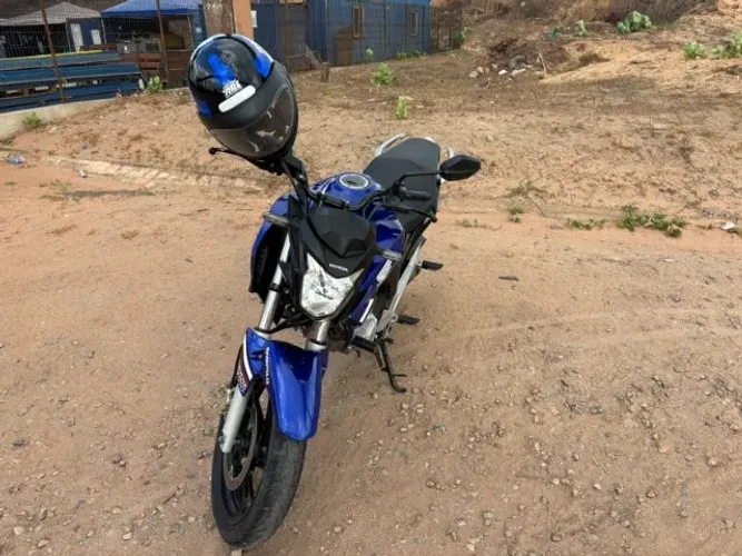 Moto nova, Twister 250 cv, chama no WhatsApp *08