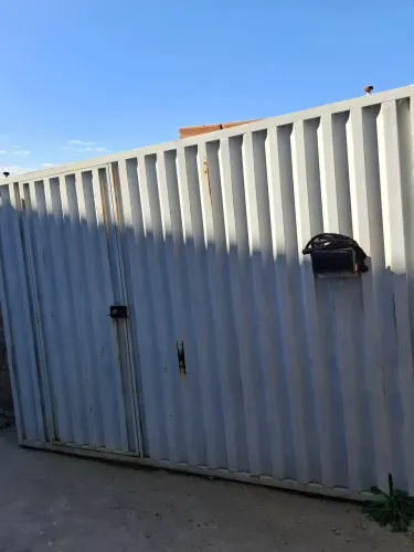 Portão de Aço Reforçado