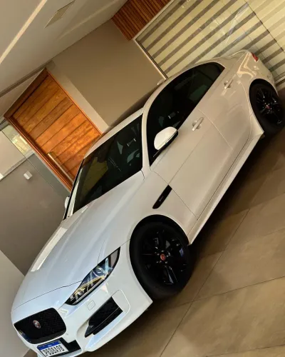 Jaguar XE 2.0 Turboch. R-sport 240/250cv Aut. 2018