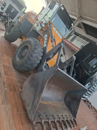 Case W20F, ano 2020! Poucas horas trabalhadas...