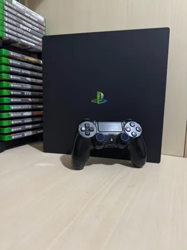 Ps4 Pro em estado de novo com garantia