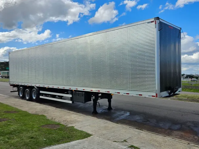 Báu Facchini Ano 26 0km Pronta Entrega 30 plts 15.40 x 2.90 Sem pneu chapa xadrez