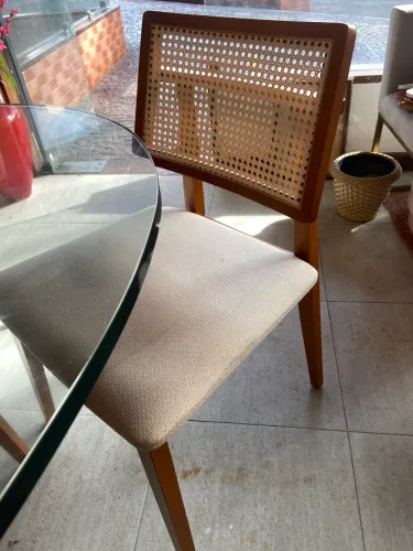 Cadeira em palhinha UNIDADE 