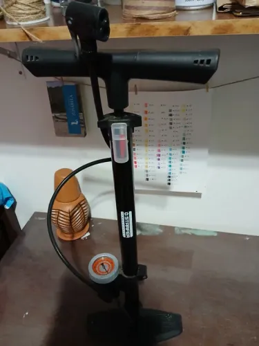 Bomba de ar para bicicleta Strafer
