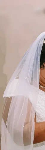 Véu de noiva branco com pérolas