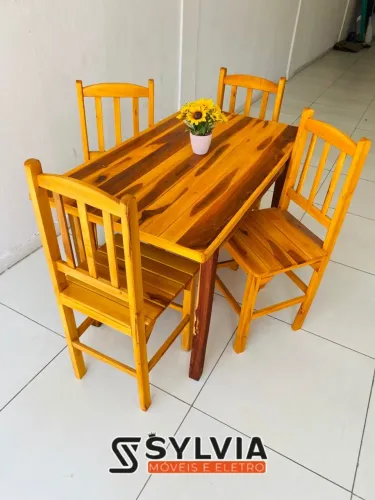 Conjunto fixo 4 lugares envernizado