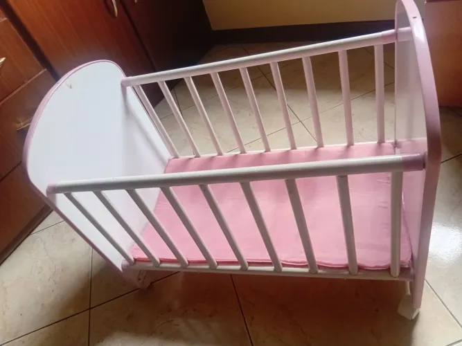 Berço de boneca