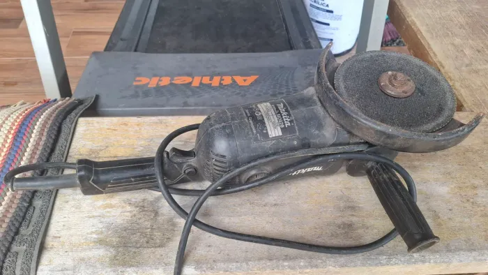 Esmerilhadeira makita 7 polegadas