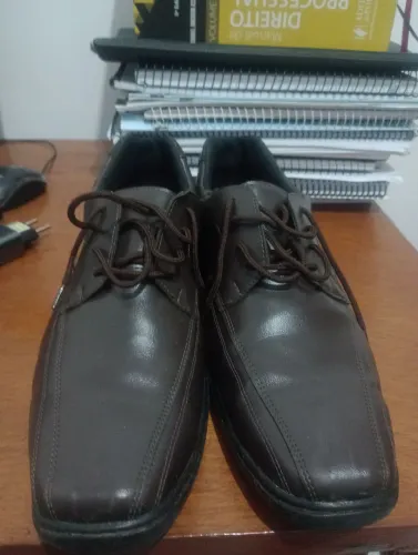 SAPATO SOCIAL. MARROM