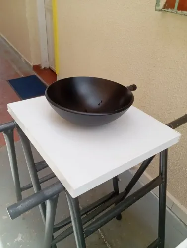 Pia de banheiro bancada em Quartzo cuba de vidro 50 cm x 45 cm.