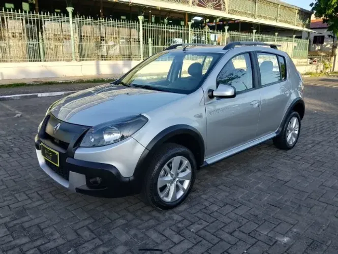 Renault Sandero Stepway 1.6 16V AT 2013 IPVA 2026 e DUT Pagos Pela Loja!!!