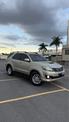 Toyota hilux sw4 4x4 3.0 16v 2013 diesel 7 lugares 