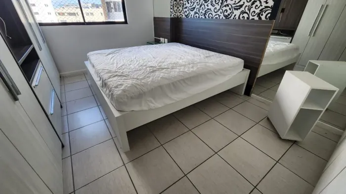 Cama de madeira Casal