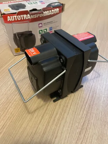 Auto transformador 127/ 220V