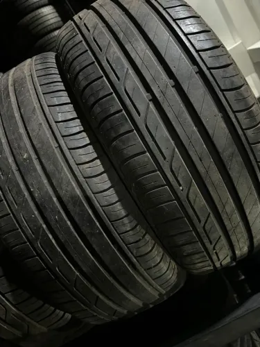 Pneu 205/55/16 Semi Novo  90 % vida útil Bridgestone 