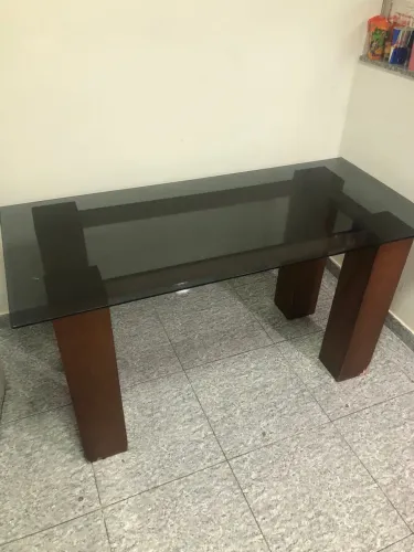 Mesa de jantar de vidro