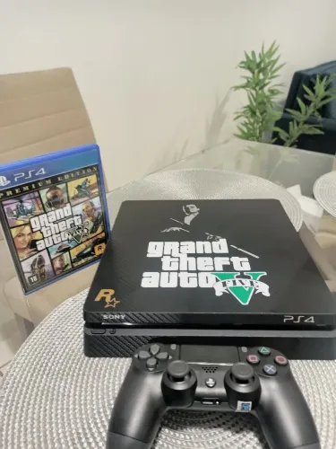 Ps4 slim 1 TB + GTA 5 