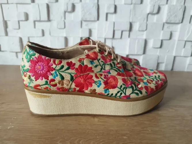 Sapato Floral AREZZO ORIGINAL
