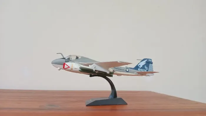 AVIÕES DE COMBATE SUPER INTRUNDE A-6 escala 1/72.