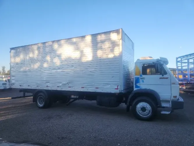12170  Cummins 1999 6cc baú de 8. Metros