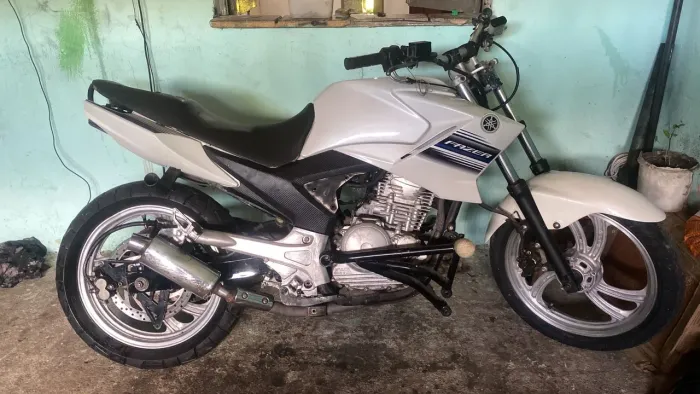 Fazer 250 preparada pra Wheeling