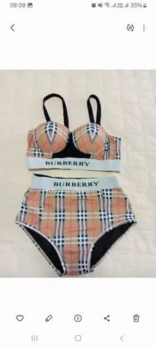 Conjunto Burberry de Praia