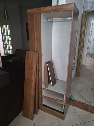 Guarda-roupa solteiro