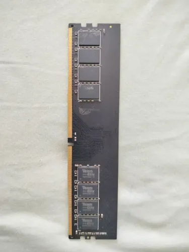 Memória RAM 8GB DDR4