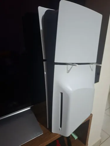 PS5 SLIM 1TB COM LEITOR + 2 JOGOS