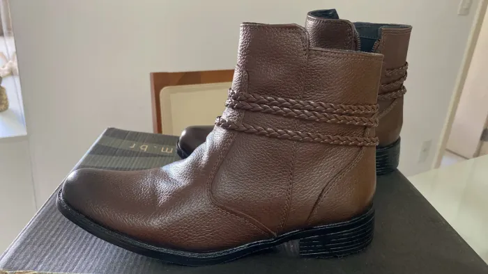 Bota couro legítimo 