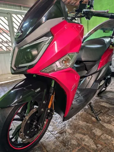 Scooter Cruisym 150 ano 2024 com 3500km