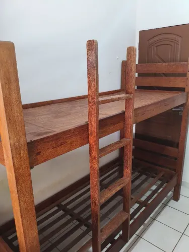Vendo Beliche em Madeira Maciça