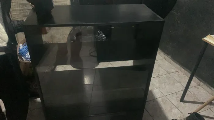 Vendo prateleiras ,mais caixa registradora