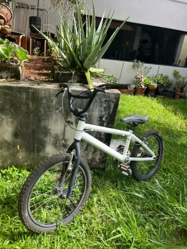 Bicicleta Caloi BMX Aro 20 - Usada - Funcionando Perfeitamente