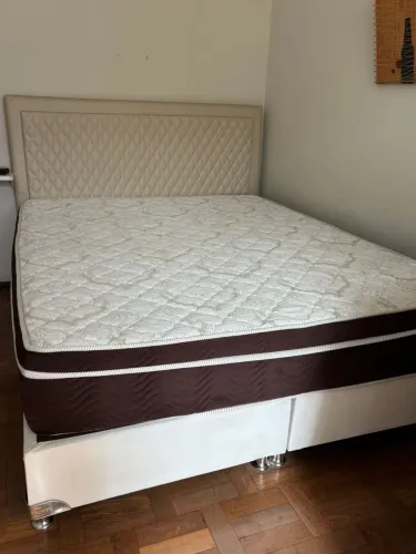 CAMA QUEEN SEMI NOVA