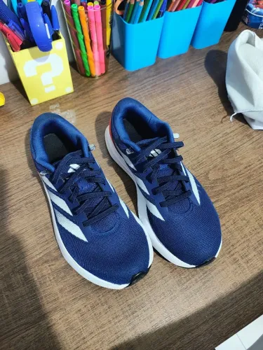 Tênis Adidas original infanto/juvenil 