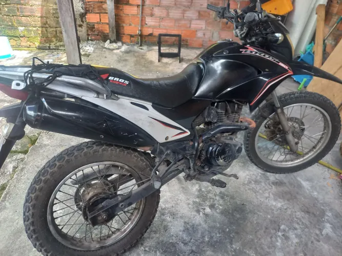 VENDO BROS 150, QUITADA, SELADA R$ 10.600