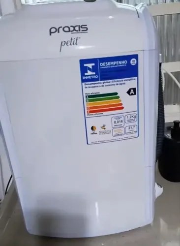 Belíssima mini máquina de lavar!