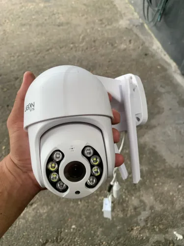 Câmera Wi-Fi com cartão de memória 