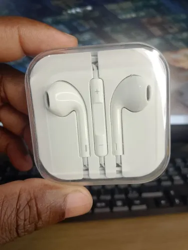 FONE DE OUVIDO COM FIO + CASE