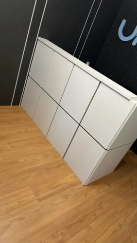 Vendo balcão de recepção + 2 Poltronas!