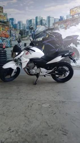 Moto CB300r