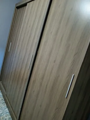 Guarda roupa grande no precinho