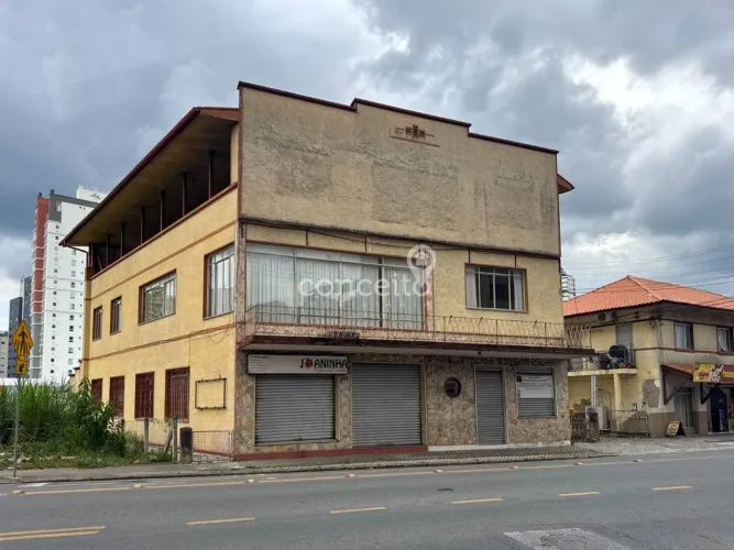 Prédio Comercial com 645m² na Velha!