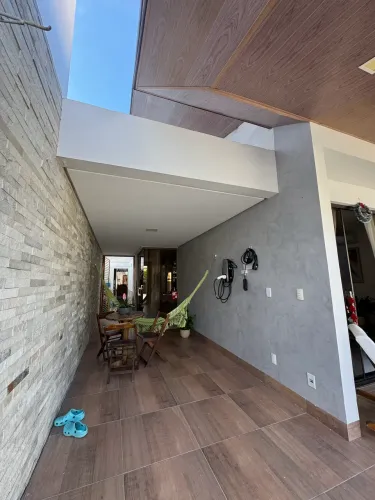 Casa em condomínio, 3 minutos da orla