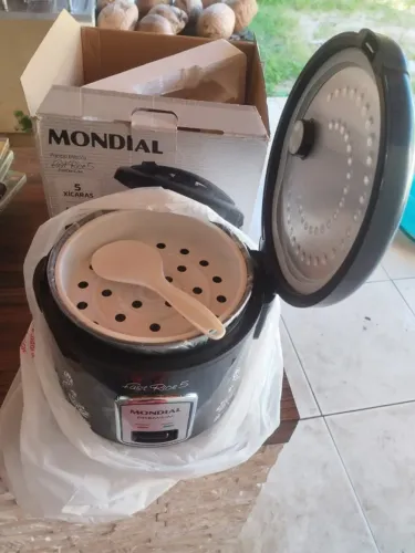 Panela Elétrica Mondial Fast Rice 5 Premium nova.