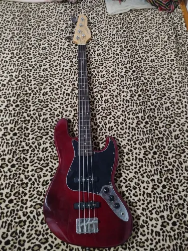 Baixo Giannini Jazz Bass 4 Cordas + Acessórios (Capa/Correia)