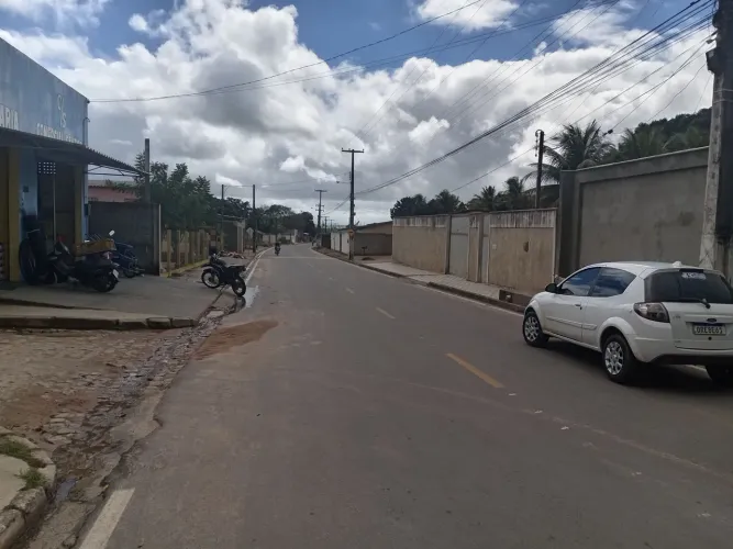 Vendo ou troco lote 8x23 em um condomínio na rua principal do retiro em junqueiro